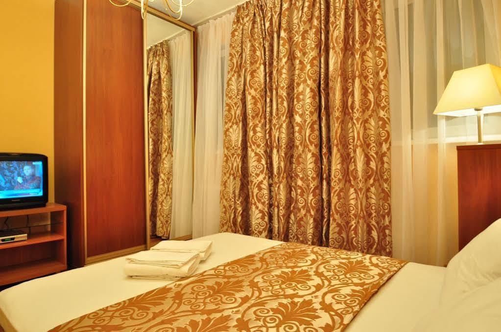 Status Guesthouse Kiev Extérieur photo